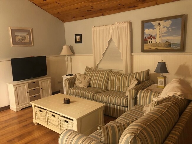 Building Photo - 11 W View Ln