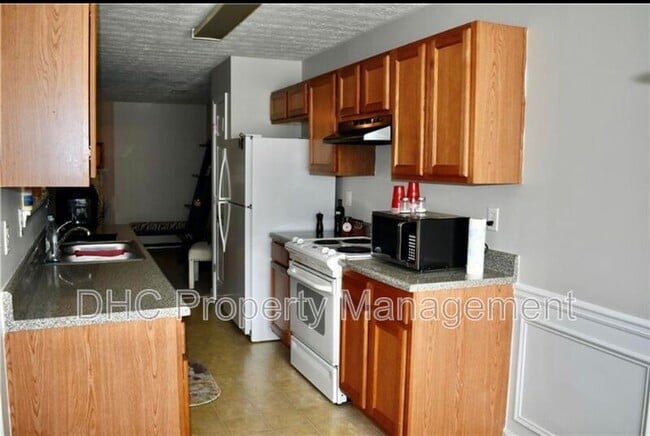 Building Photo - 2812 Vining Ridge Terrace