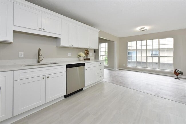 Building Photo - 1575 Watercrest Cir