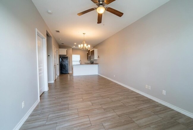 Building Photo - 5601 Cuenca Dr