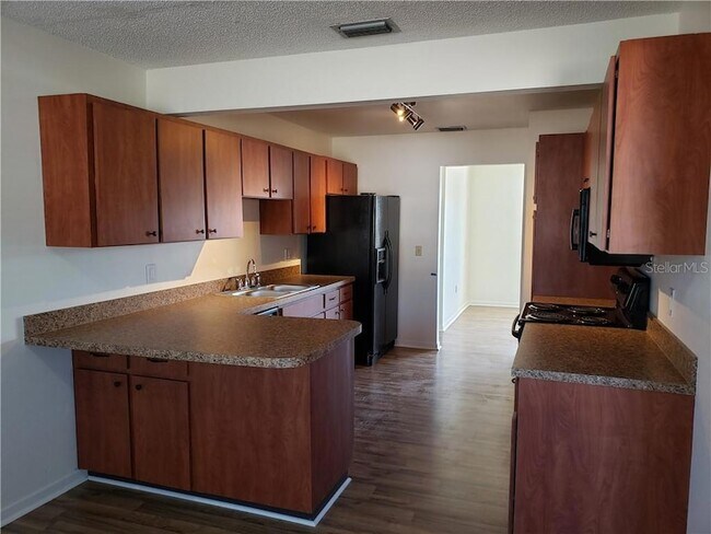 Building Photo - 1212 Fordham Dr