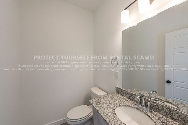 Building Photo - 621 St Charles Pl