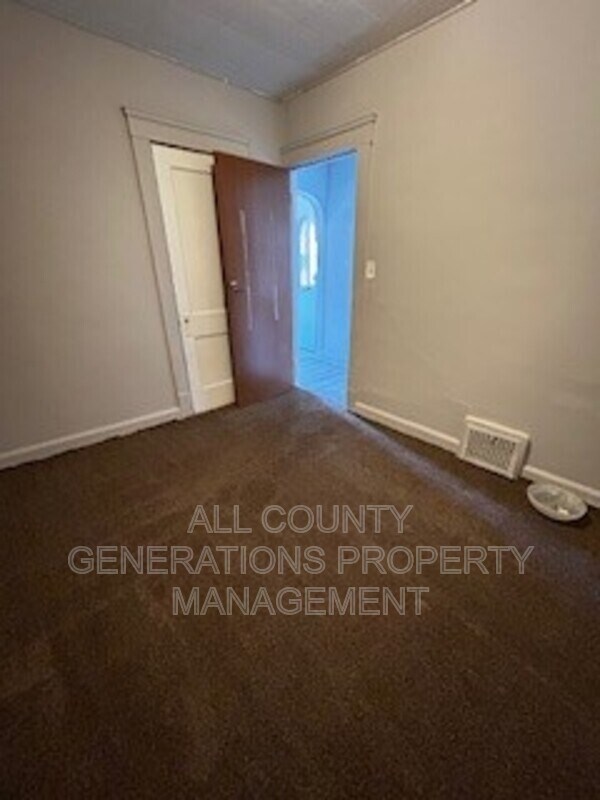 Building Photo - 1011 E 140th St