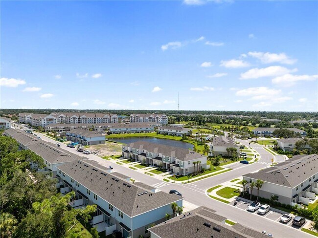 Building Photo - 15117 Cuzcorro Ct