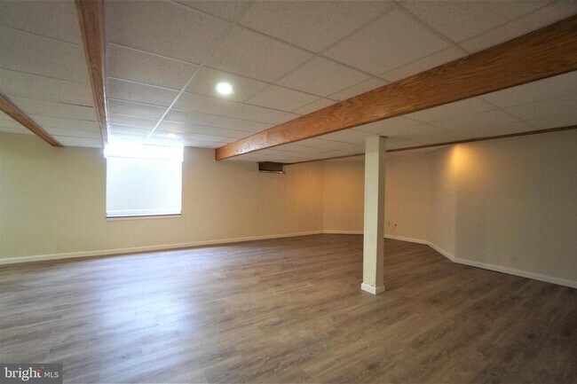 Building Photo - 104 Hidden Creek Dr