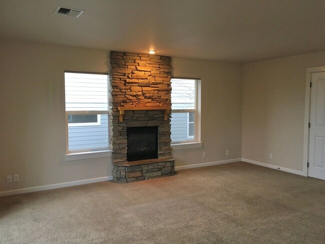 Building Photo - 1761