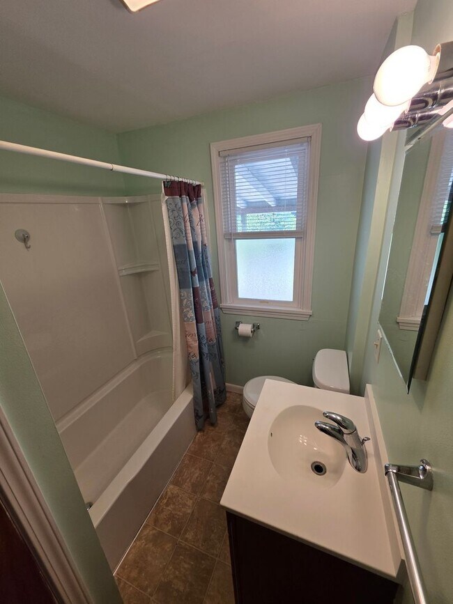 Building Photo - Greece Spacious 3 Bedroom 2 Full Bath Home Available Now