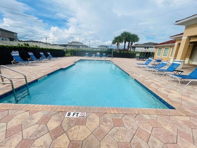 Building Photo - Spacious Two-Story Townhome-Bella Vista-2646 Bella Vista Dr Davenport FL 33897