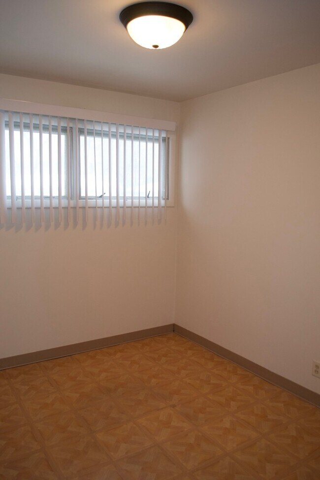 Building Photo - Three Bedroom Ranch in Northeast Grand Rapids