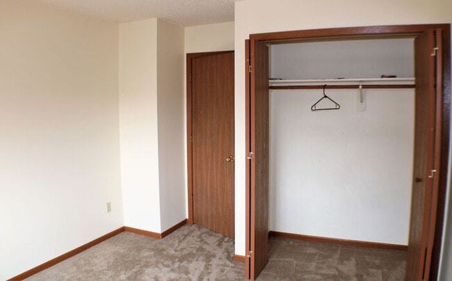 Building Photo - $1,375 | 3 Bedroom, 2.5 Bathroom Town Home...