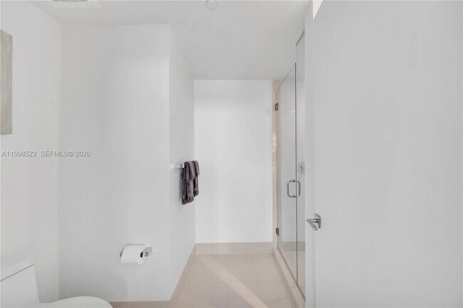 Building Photo - 121 NE 34th St