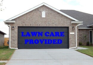 Building Photo - TAKE A LOOK AT YOUR NEW HOME!!!