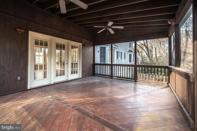 Building Photo - 8815 Surrey Ct