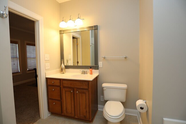 Building Photo - Furnished 2 Bedroom Townhome in Pooler