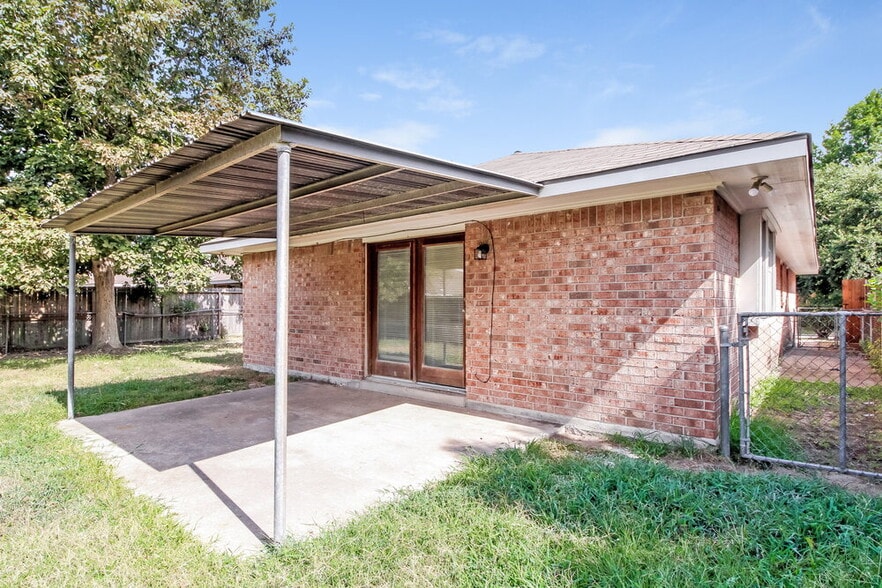 Building Photo - 5014 Hasie Dr