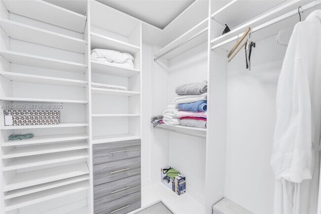 Building Photo - 300 Sunny Isles Blvd