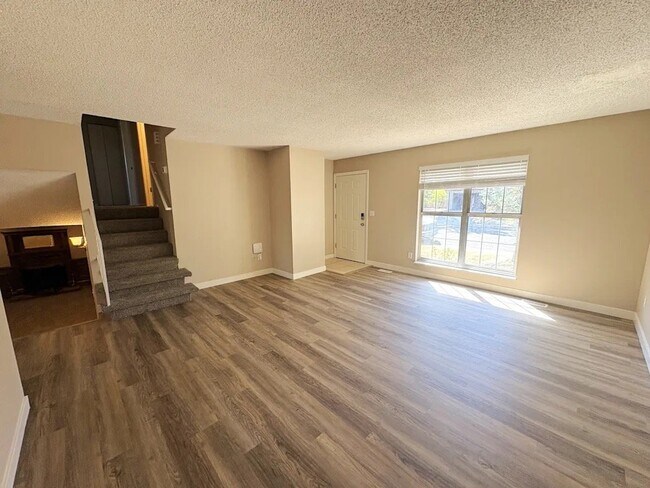 Building Photo - 8915 W 92nd Ave