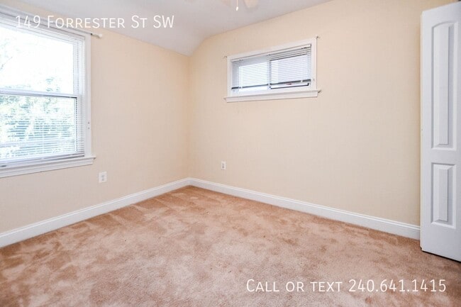 Building Photo - 149 Forrester St SW