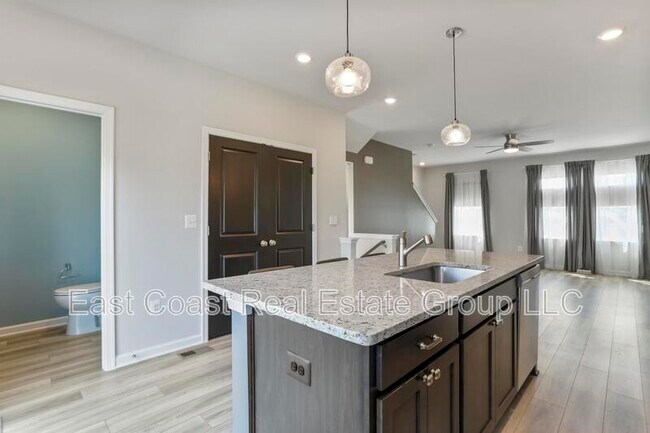 Building Photo - 163 Cooperage Rd