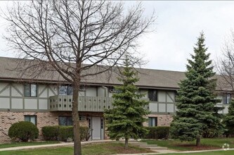 Building Photo - Parkway South