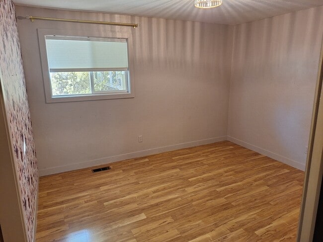 Building Photo - 2437 N Curtis Rd