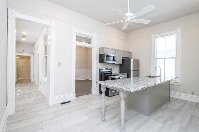 Building Photo - 2 Bed 1 Bath in Downtown Little Rock, AR