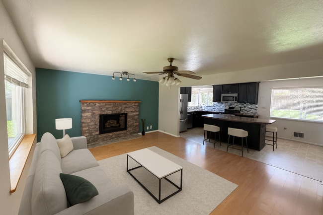 Primary Photo - Beautiful 4-Bedroom Home in Arvada – Spaci...