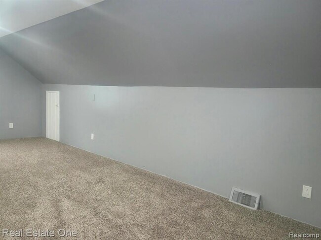 Building Photo - 8254 Sussex St