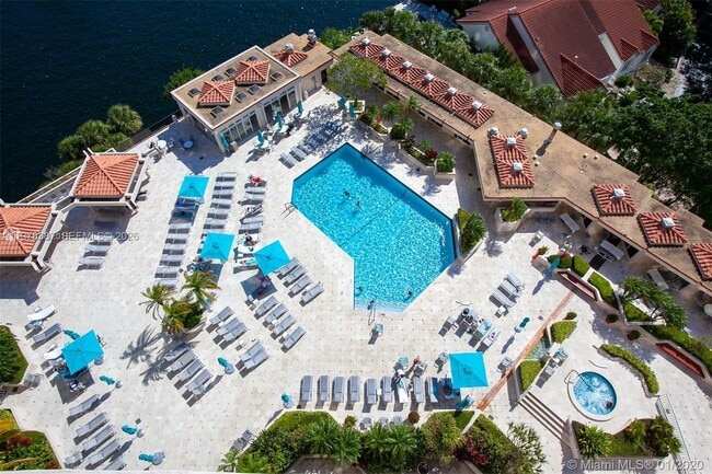 Building Photo - 19667 Turnberry Way