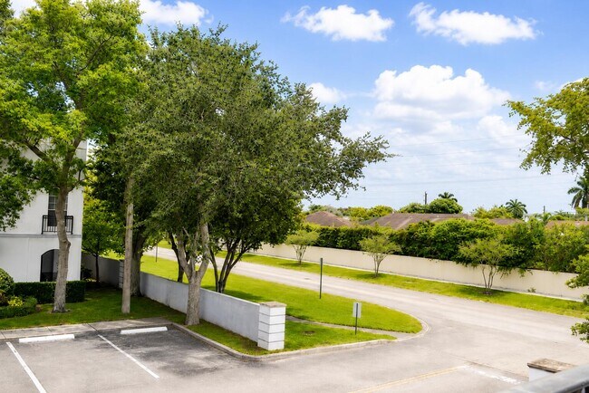 Building Photo - 711 SW 148th Ave