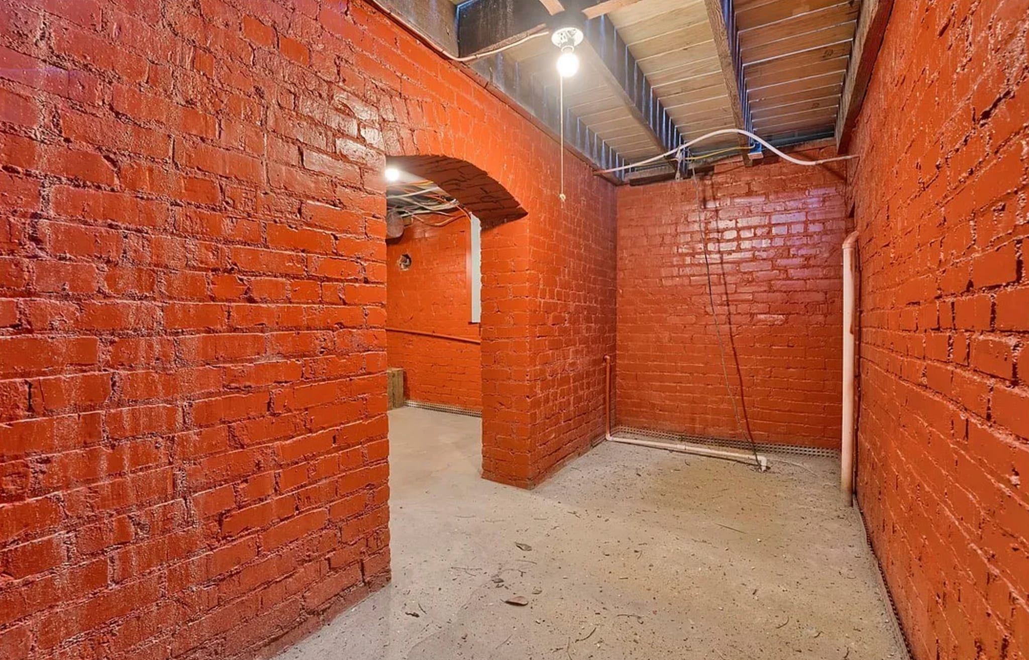 Building Photo - 507 W Washington St