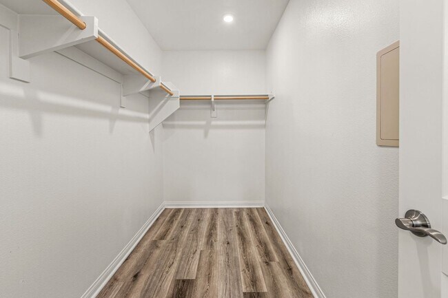 Building Photo - Highly upgraded 3 Bed 3 Bath Townhome with Resort Style Amenities
