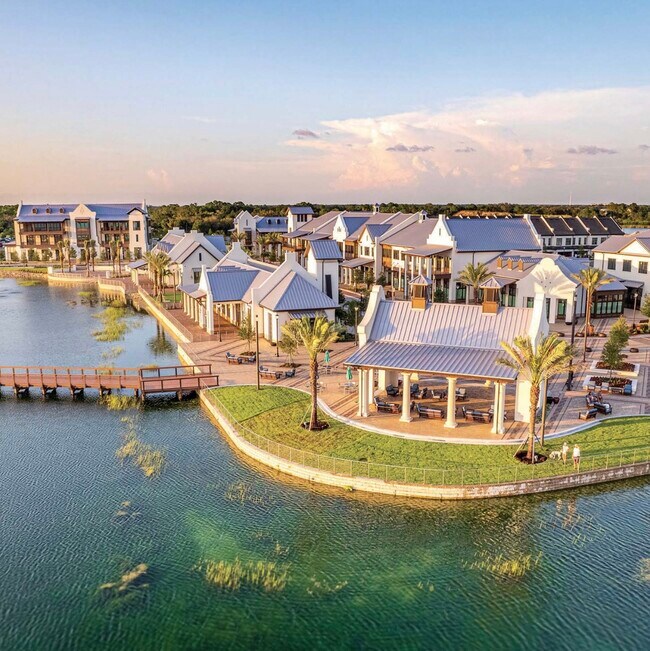 Waterside restaurants, shopping, ice cream, juice, coffee, fitness facilities - 7660 Livewell Ln