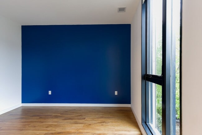 Building Photo - Terrific One Bedroom Condo in Truxton Circle!