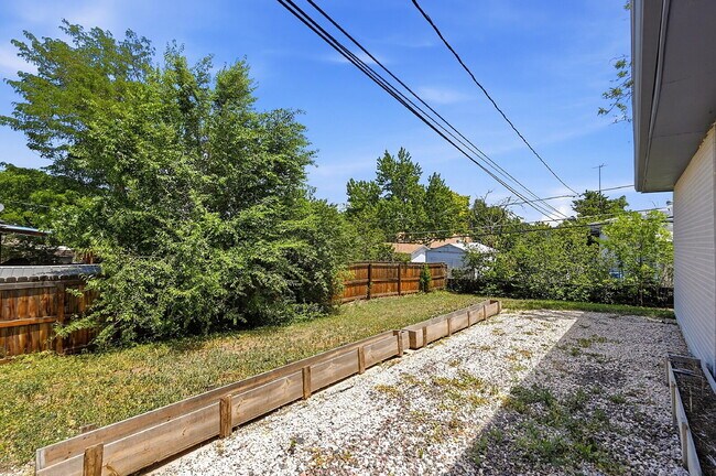 Building Photo - $2,795.95- 4 Bed, 2 Bath Home in Arvada with In-Unit Laundry and Fenced Yard!