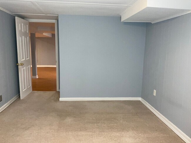 Building Photo - Fully updated 4BR 2BA single family brick home in Connecticut Ave Estates