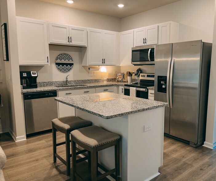 Kitchen - 223 Catherine Ln