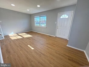 Building Photo - 17 Holland Hill Ct