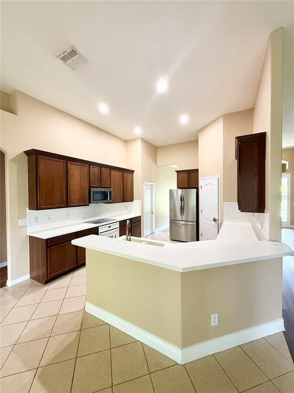Building Photo - 27202 Fordham Dr
