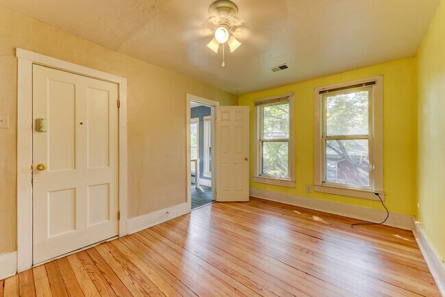 Building Photo - 1537 9th St