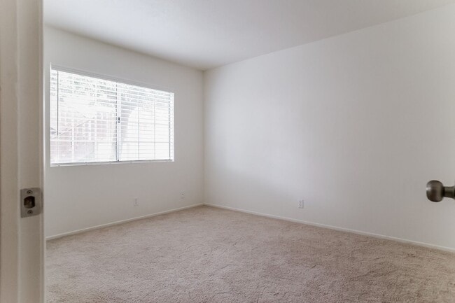 Building Photo - Downstairs 2-Bedroom Condo in Banning--55+ Gated Community!