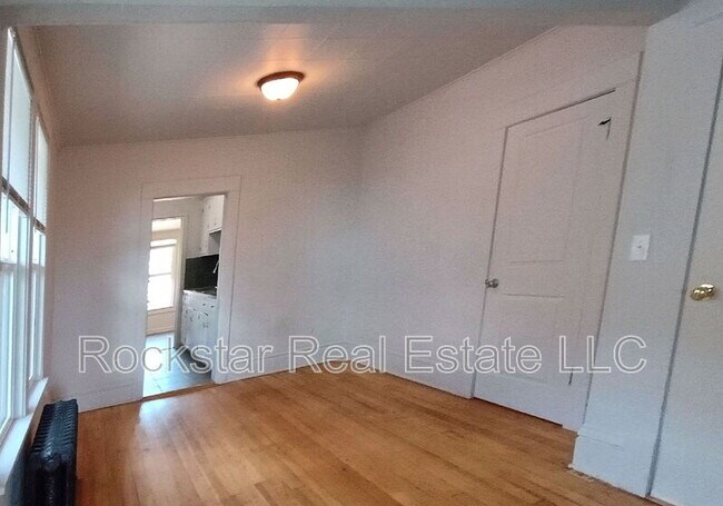 Building Photo - 1524 W Gardner Ave
