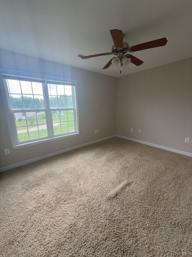 Building Photo - Charming 2 Bedroom Townhouse-643 Fowler Manning Rd. #19