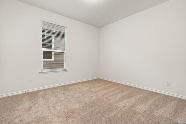 Building Photo - 246 W Flowing River Dr