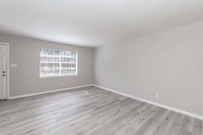 Building Photo - 207 Johnson St