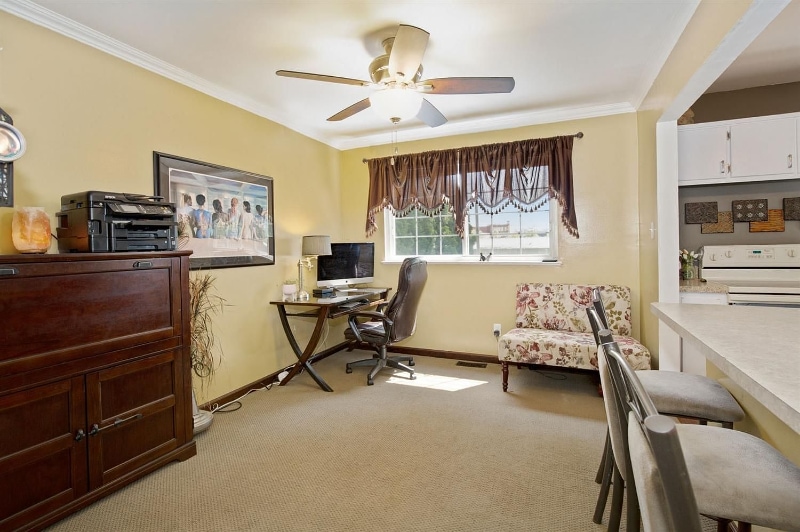 Building Photo - 40184 William Dr