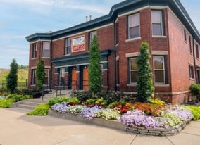 Building Photo - Apollo & Aurora Apartments