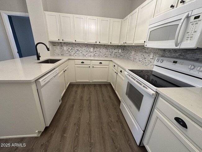 Building Photo - 1629 Avenida Rio Verde