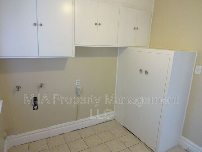 Building Photo - 1631 S 500 E