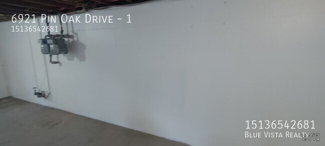 Building Photo - 6921 Pin Oak Dr